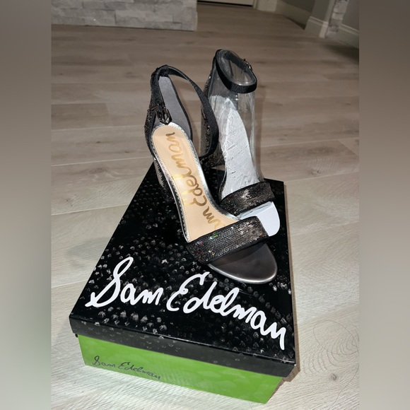 Size 8, Brand New!! Women's Yaro Sequined Block Heel Sandals - Picture 1 of 3